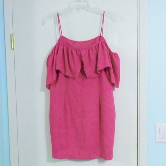 Trina Turk Aloha Pink Crepe Off the Shoulder Dress - Picture 4 of 5